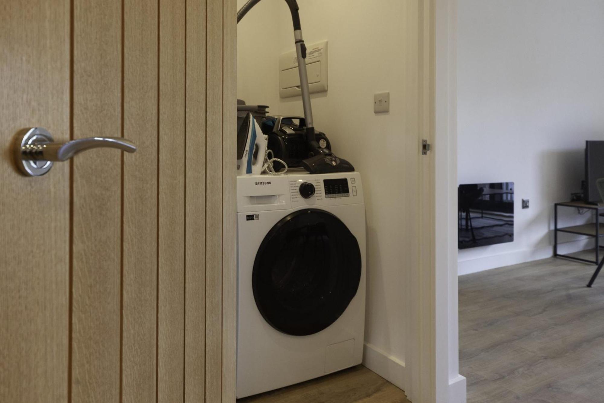 Lovely 2 Bedroom Apartment In Central Ashford Ashford  Exteriér fotografie